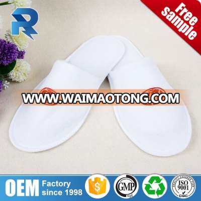 White closed toe anti-slip dots sole disposable hotel slipper